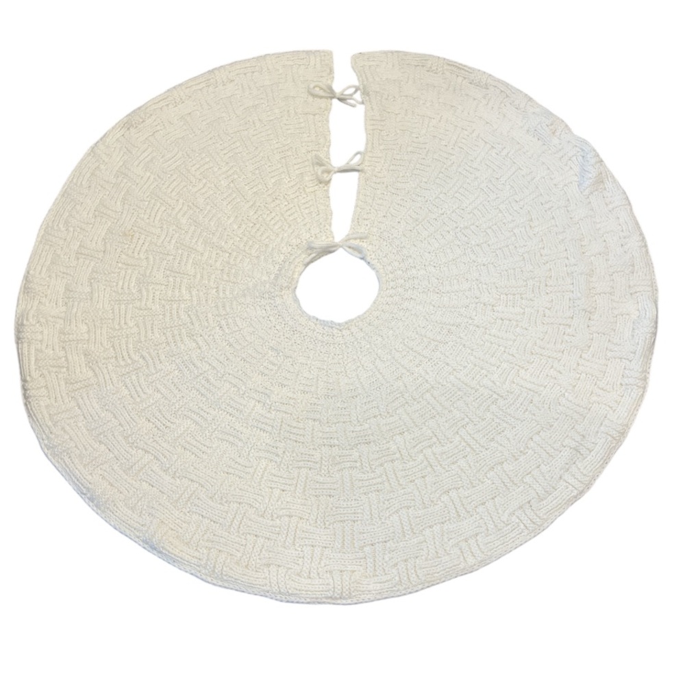 House & Garden Cream Knit Christmas Tree Skirt 50”